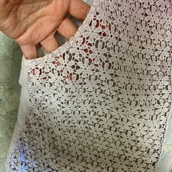 A&F Sleeveless Purple Floral Button Down - Picture 2 of 3